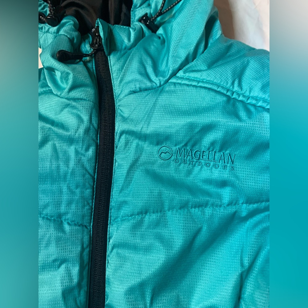 Magellan Outdoors Blue Green puffer jacket